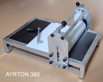 Ayrton 380  malý valcovací stůl